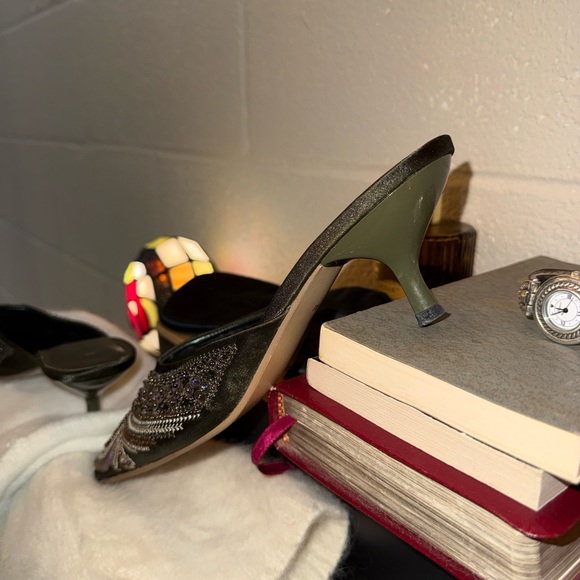 Vintage | Sequin & Beaded Embroidered Olive Green Leather Kitten Heels - Picture 9 of 11